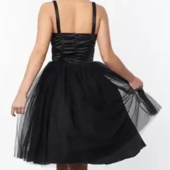 Unique Vintage - Black Tulle 1950s Swing Dress with Red Rosettes (Size 3X/20) - Picture 2 of 6